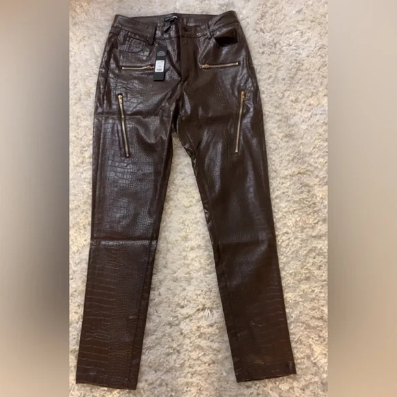 Fashion Nova Skinny Pants - Picture 3 of 4